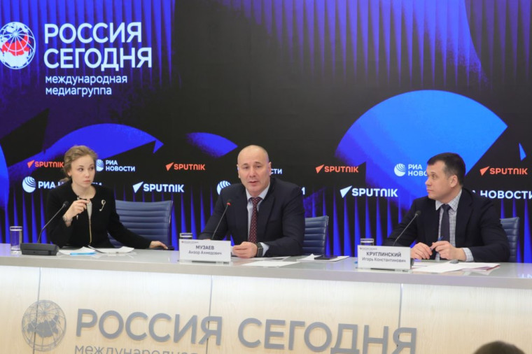 Руководитель Рособрнадзора рассказал о проведении ЕГЭ в 2025 году.