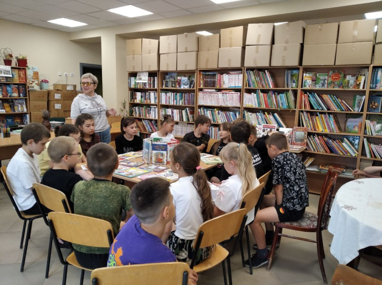 Литературный дилижанс "Мы хотим, чтоб ваше лето было книгами согрето".